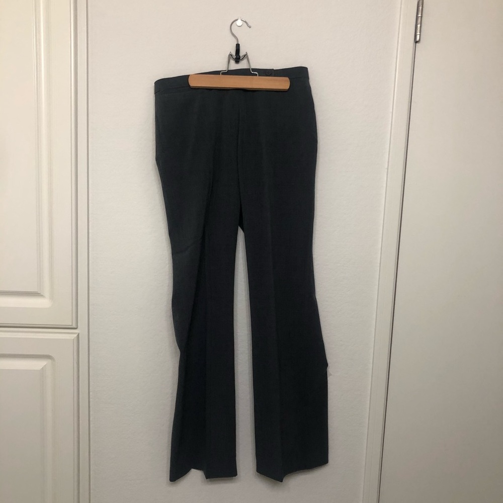 Gifted 🐶 4/$20 EUC Gray Wide-leg Trousers
